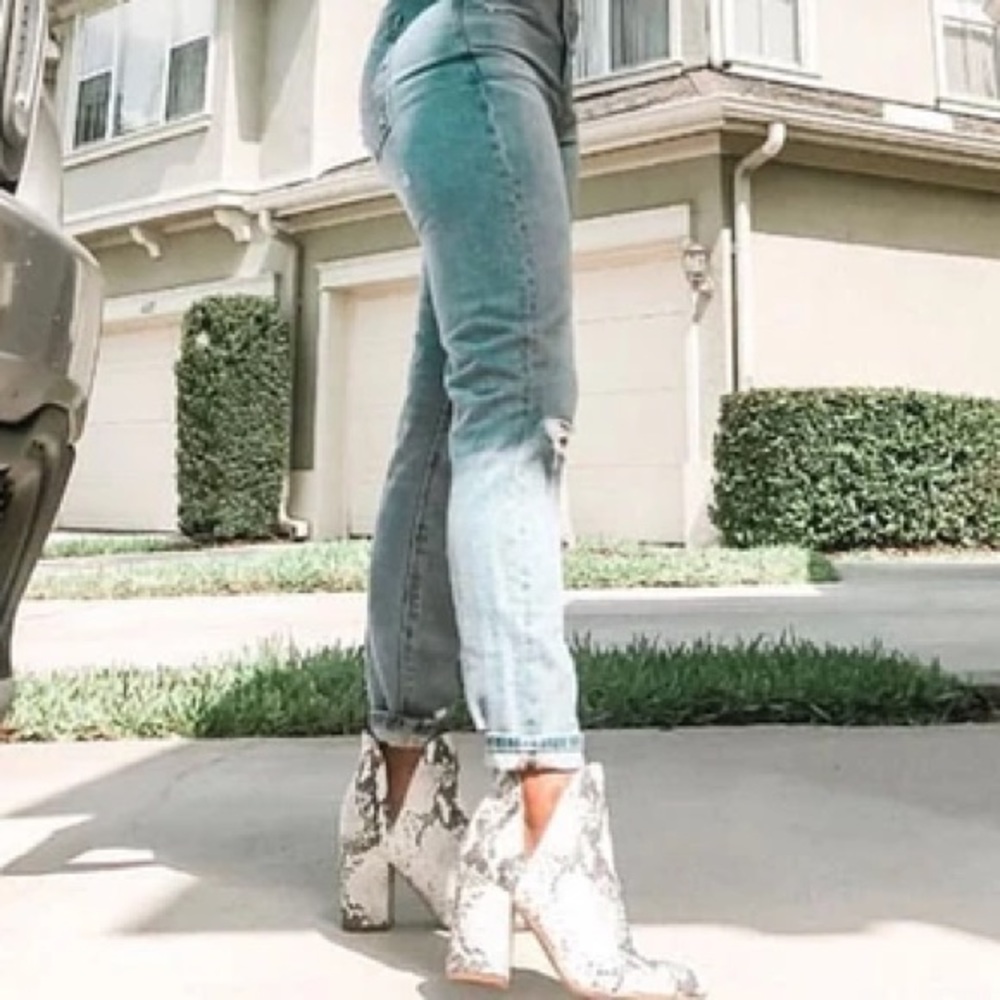 Steve Madden snakeskin boots - Picture 4 of 4